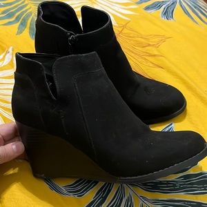 David Aaron faux suede wedge boooties Black Size 10